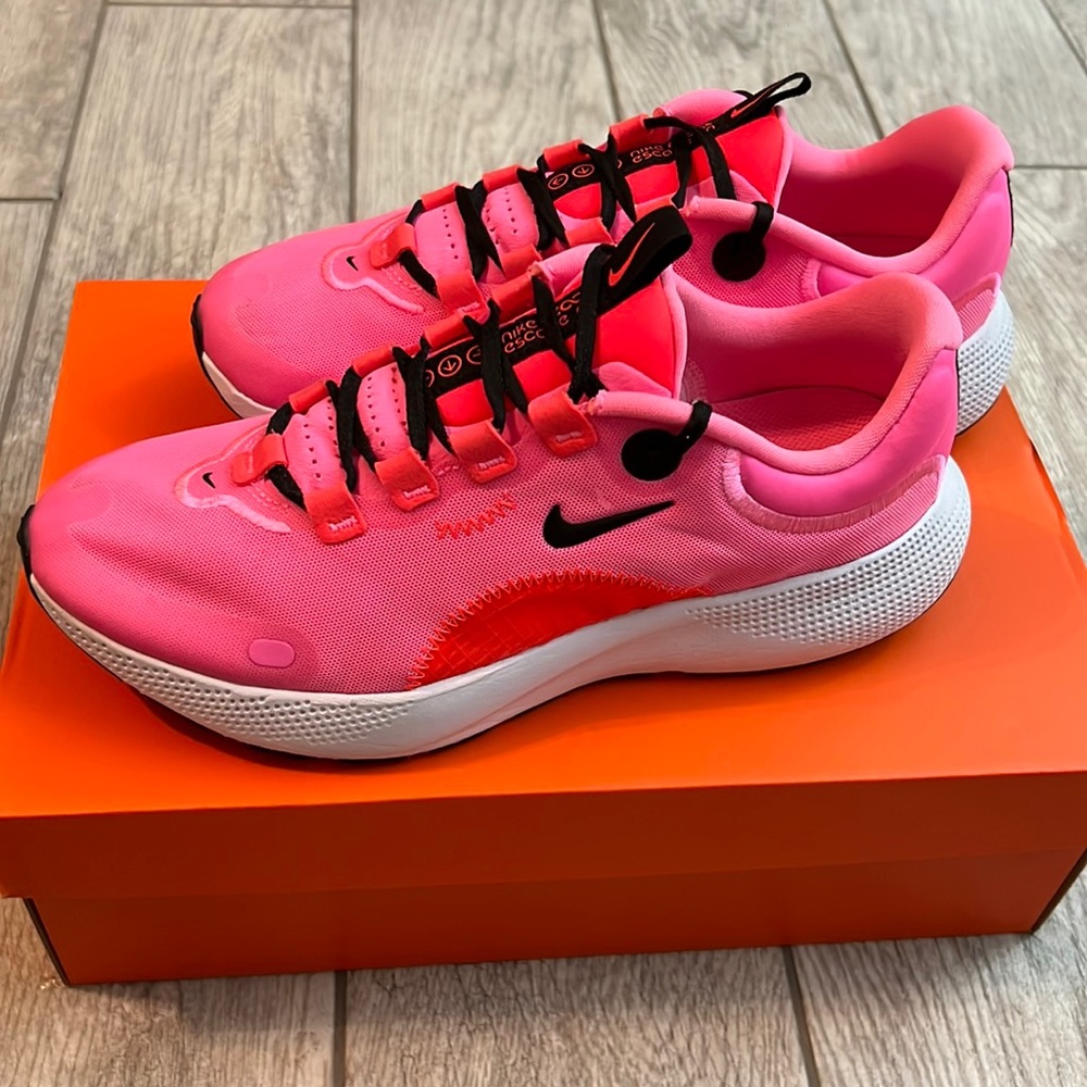 WMNS NIKE REACT ESCAPE RN 8.5 PINK GLOW/BLACK-BRIGHT CRIMSON